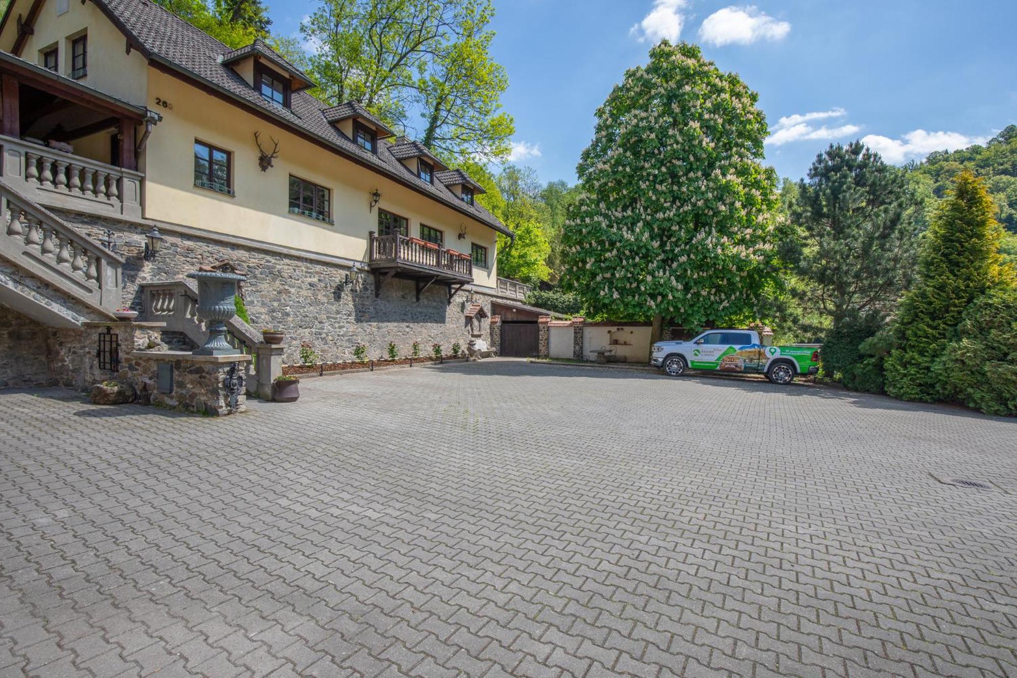 Resort U Jelena Krivoklát Exterior foto